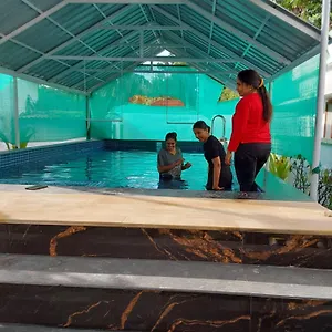 Johnson's With Pool & Ecohouseboat Near Town ***** Alappuzha